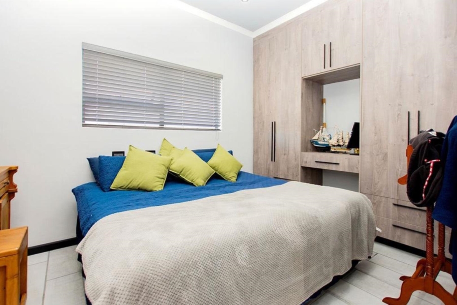 7 Bedroom Property for Sale in Myburgh Park Western Cape